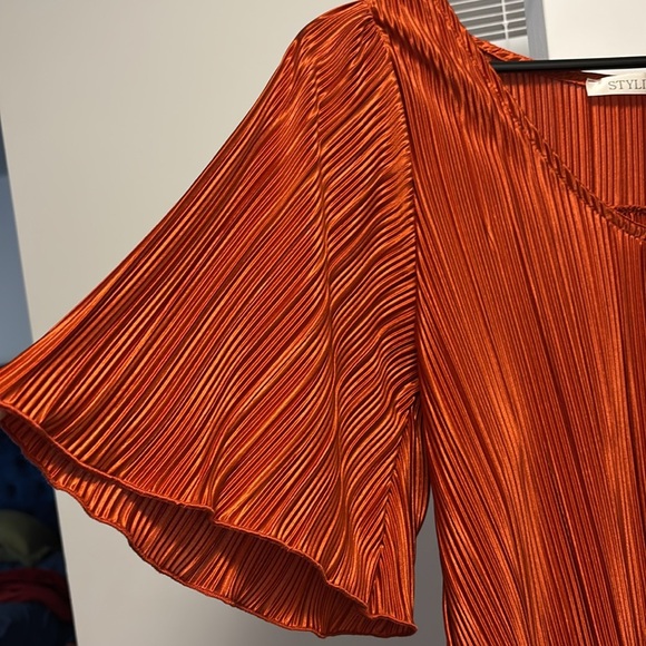 Women's Rust Top with flutter sleeves Sz M - Picture 5 of 11